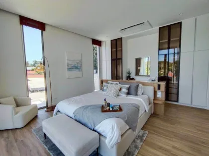 Geräumige 4-Zimmer-Poolvilla zum Verkauf in Rawai, Phuket