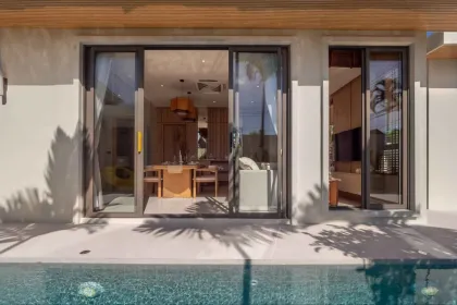 Villa con piscina cerca de playa Rawai - 3 hab. y 3 baños, amueblada
