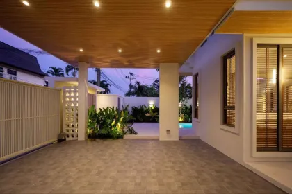 Villa con piscina cerca de playa Rawai - 3 hab. y 3 baños, amueblada