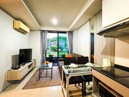 Condominio 1 Habitación Cerca de Playa Surin con Piscina y Vista al Mar