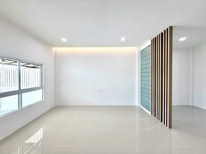 Maison mitoyenne 2 étages, 2 chambres, 3 salles de bain à Sombun Sap, Phuket
