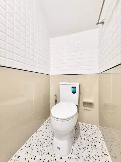 Maison mitoyenne 2 étages, 2 chambres, 3 salles de bain à Sombun Sap, Phuket