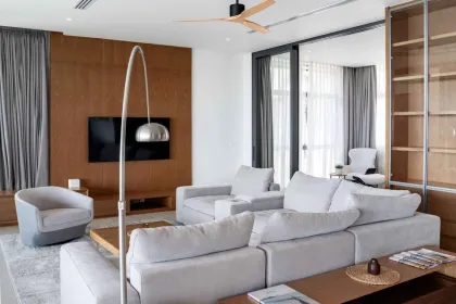 Luxusvilla mit 4 Schlafzimmern und Meerblick in Chalong, Phuket