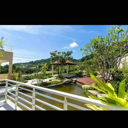 Geräumige 7-Zimmer-Villa in Rawai mit Meerblick