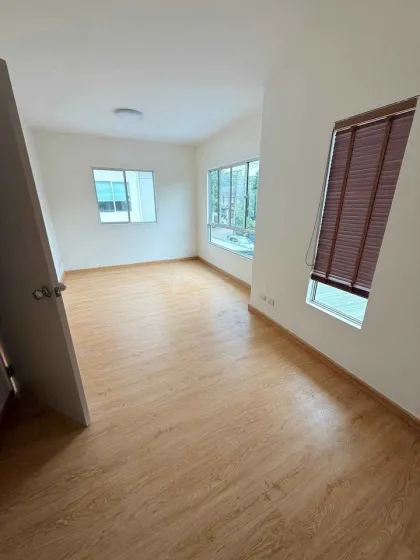 Casa moderna de 3 dormitorios en Thalang en venta