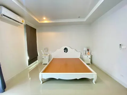 Reihenhaus mit 3 Schlafzimmern und 2 Bädern in Koh Kaew, Phuket