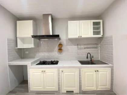 Reihenhaus mit 3 Schlafzimmern und 2 Bädern in Koh Kaew, Phuket