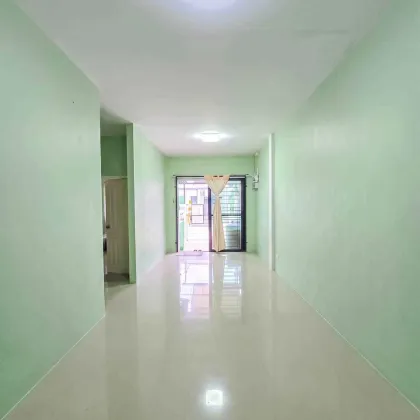 普吉岛派克洛克Sucharee村2卧室联排别墅出售