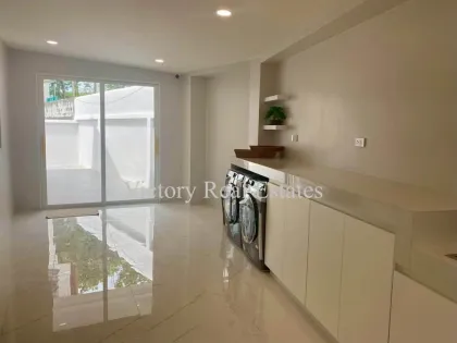 Privatpool-Villa zu verkaufen – 4 Schlafzimmer, 5 Bäder in Thalang, Phuket
