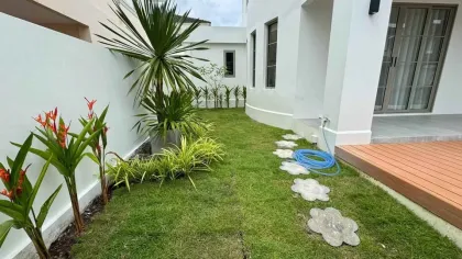 Villa mit 3 Schlafzimmern und 4 Bädern in Chalong, Phuket