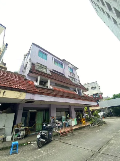 紧急出售：普吉市中心AR综合体四层联排别墅