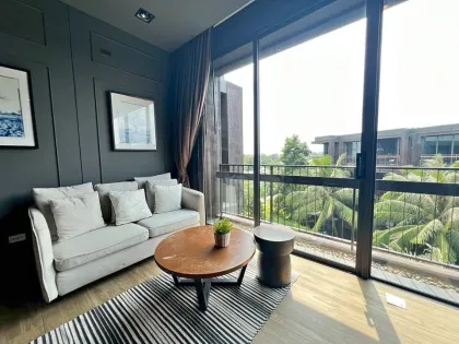Geräumige 2-Zimmer-Wohnung mit Poolblick im Saturday Residence Saiyuan, Rawai