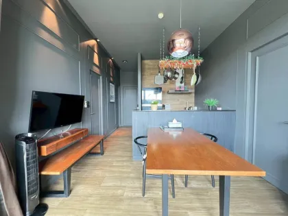 Geräumige 2-Zimmer-Wohnung mit Poolblick im Saturday Residence Saiyuan, Rawai
