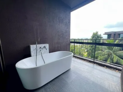 Geräumige 2-Zimmer-Wohnung mit Poolblick im Saturday Residence Saiyuan, Rawai