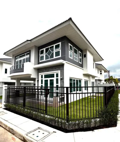 Просторная вилла с 4 спальнями в продаже в Supalai Palm Spring