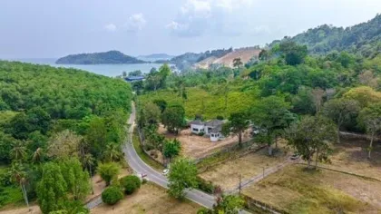 Terreno en venta con vista al mar en Koh Sirey, Phuket