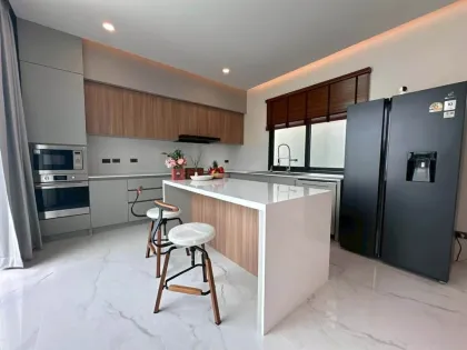 High ROI 5-Bedroom Villa with Pool in Saiyuan, Phuket