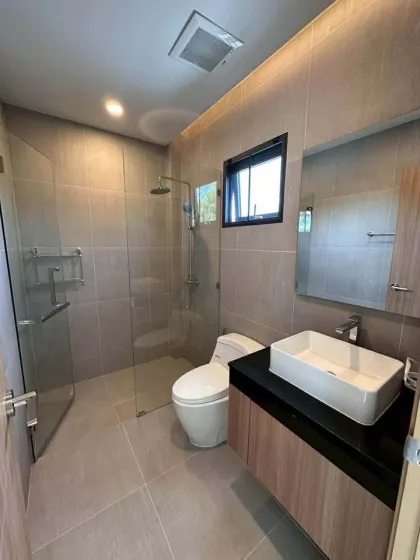 High ROI 5-Bedroom Villa with Pool in Saiyuan, Phuket