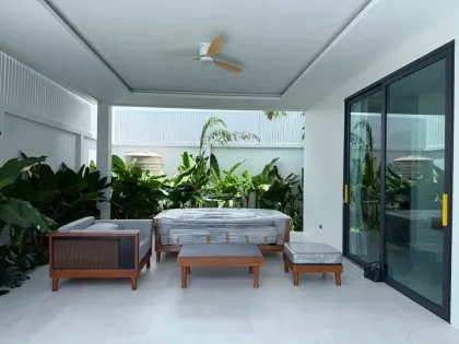 High ROI 5-Bedroom Villa with Pool in Saiyuan, Phuket