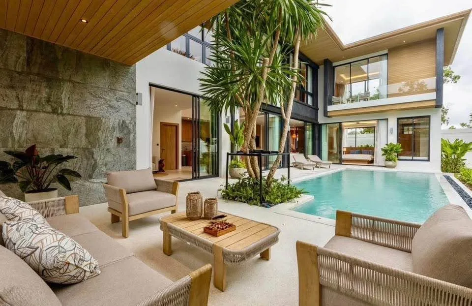 Luxuriöse 5-Schlafzimmer Villa mit Pool in Chalong Bay