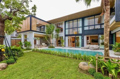 Luxuriöse 5-Zimmer Villa mit privatem Pool in Chalong Bay
