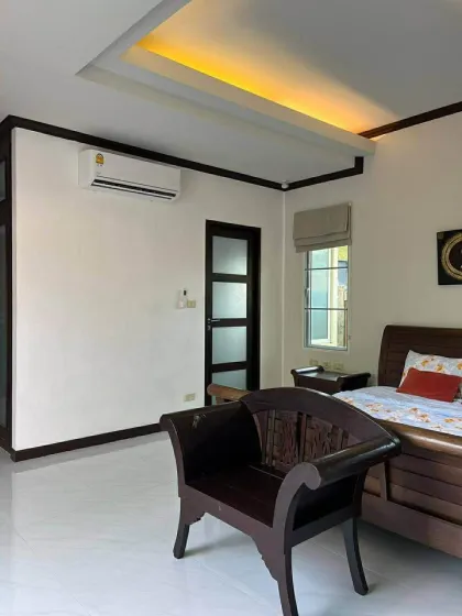 Villa 3 Chambres avec Piscine à Vendre à Rawai, Saiyuan