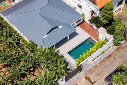 Luxus-Poolvilla zum Verkauf in Maneekram Village, Chalong