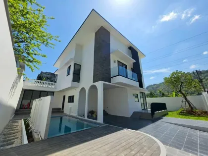 Moderne Klassische 4-Zimmer Villa mit Privatpool in Patong