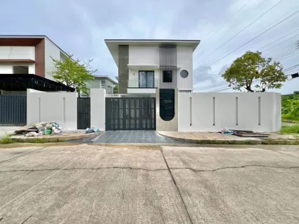 Moderne Klassische 4-Zimmer Villa mit Privatpool in Patong