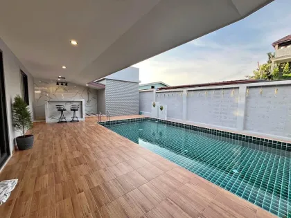 Moderne Poolvilla in Rawai, Phuket zu verkaufen
