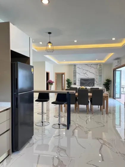 Moderne Poolvilla in Rawai, Phuket zu verkaufen