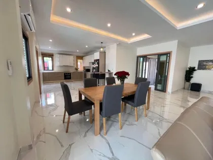 Moderne Poolvilla in Rawai, Phuket zu verkaufen