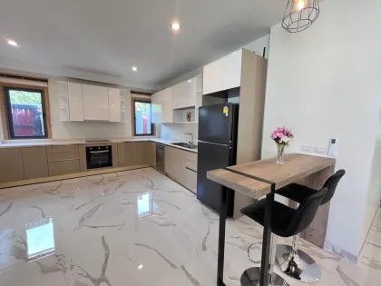 Moderne Poolvilla in Rawai, Phuket zu verkaufen