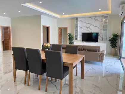 Moderne Poolvilla in Rawai, Phuket zu verkaufen