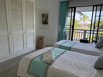 Condo 2 Chambres avec Vue sur Golf à Laguna Phuket