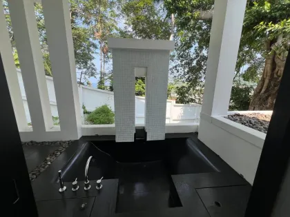 Meerblick-Poolvilla mit Aufzug und Jacuzzi nahe Surin Beach