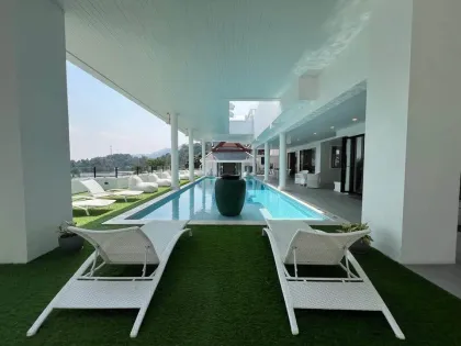 Meerblick-Poolvilla mit Aufzug und Jacuzzi nahe Surin Beach