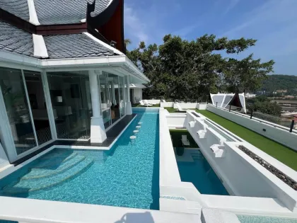 Meerblick-Poolvilla mit Aufzug und Jacuzzi nahe Surin Beach