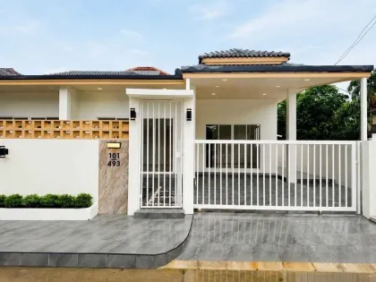 Casa adosada de 3 habitaciones y 2 baños en Dusitburi, Phuket