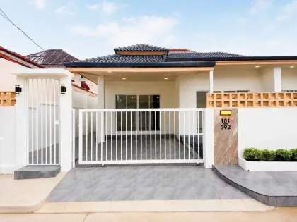Casa adosada de 3 habitaciones y 2 baños en Dusitburi, Phuket