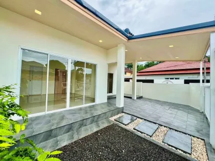 Casa adosada de 3 habitaciones y 2 baños en Dusitburi, Phuket