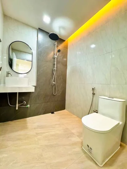 Casa adosada de 3 habitaciones y 2 baños en Dusitburi, Phuket