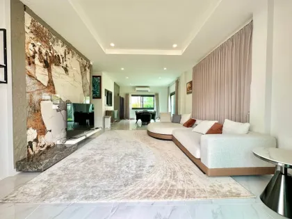 Просторная вилла с 4 спальнями на продажу в Supalai Lake Ville Koh Kaew