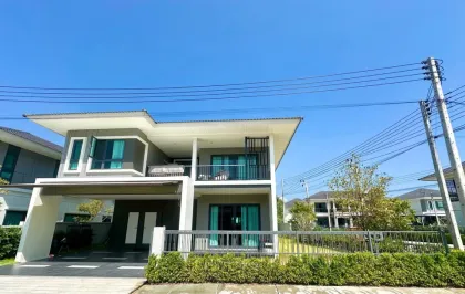 Просторная вилла с 4 спальнями на продажу в Supalai Lake Ville Koh Kaew