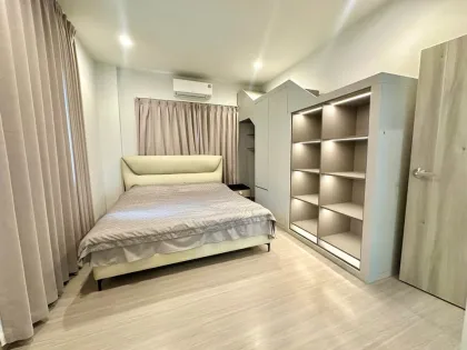 Просторная вилла с 4 спальнями на продажу в Supalai Lake Ville Koh Kaew