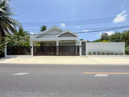 Impresionante villa con piscina de 3 dormitorios y 3 baños en Phuket