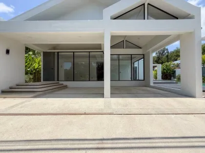 Impresionante villa con piscina de 3 dormitorios y 3 baños en Phuket