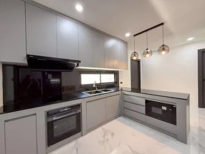 Impresionante villa con piscina de 3 dormitorios y 3 baños en Phuket