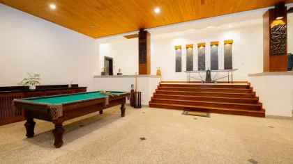 Вилла на вершине холма с панорамным видом на море в Сурине, Пхукет