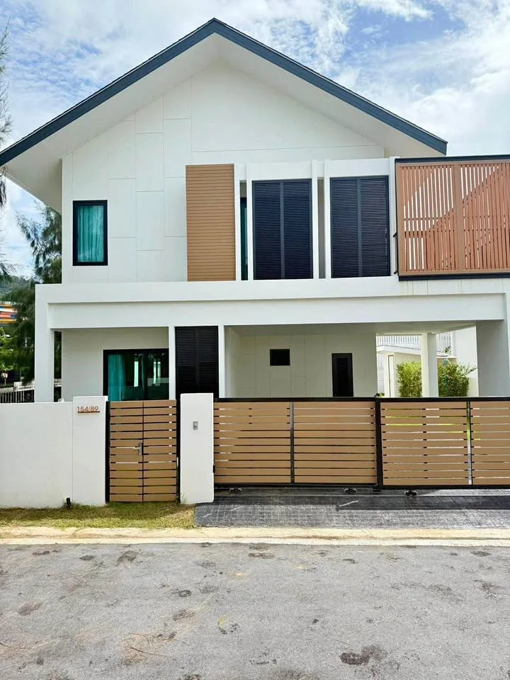 Moderne 3-Schlafzimmer-Villa mit privatem Pool in Samkong, Phuket Town